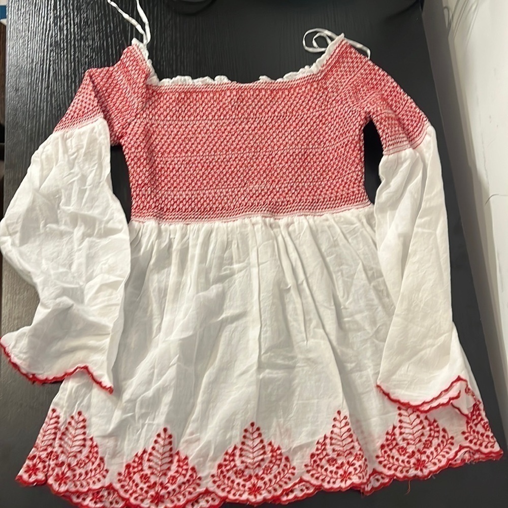 girls long sleeved red and white top